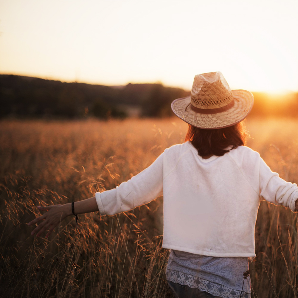 Portrait of Registered Psychotherapist Erika Silveira